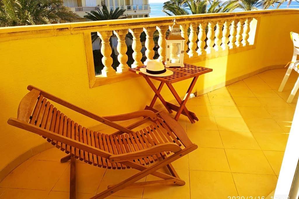 Estupendo Apartamento En Primera Linea De Playa Y Con Vistas Al Mar Denia Εξωτερικό φωτογραφία