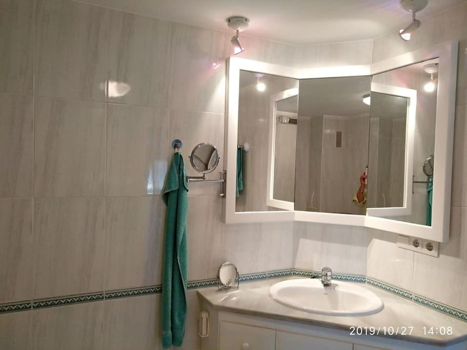 Estupendo Apartamento En Primera Linea De Playa Y Con Vistas Al Mar Denia Εξωτερικό φωτογραφία