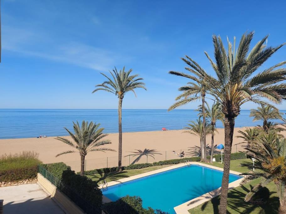Estupendo Apartamento En Primera Linea De Playa Y Con Vistas Al Mar Denia Εξωτερικό φωτογραφία