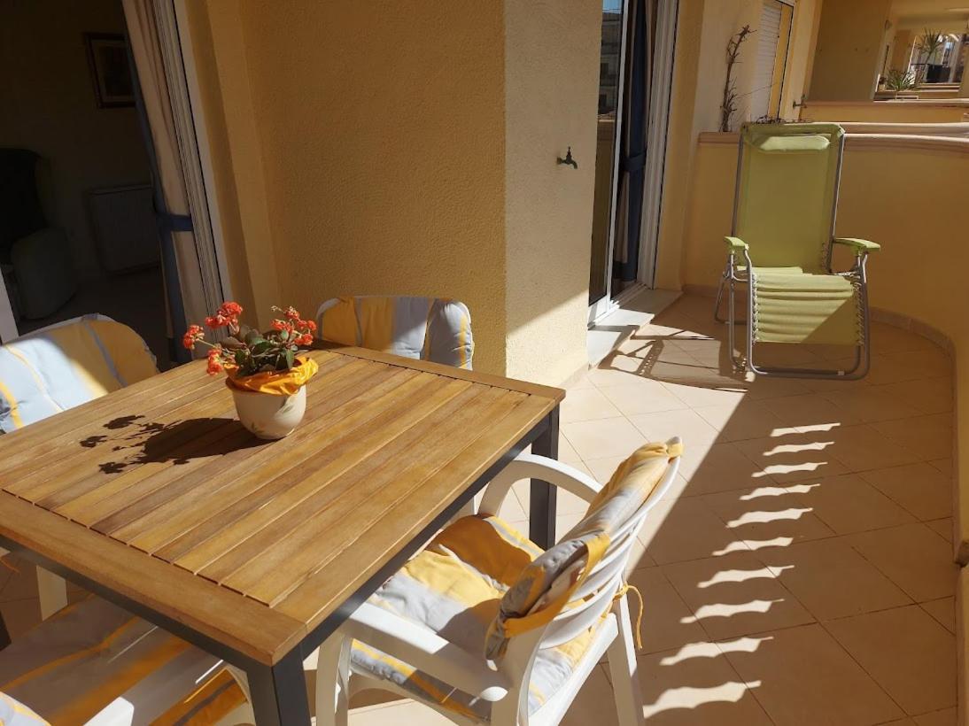 Estupendo Apartamento En Primera Linea De Playa Y Con Vistas Al Mar Denia Εξωτερικό φωτογραφία